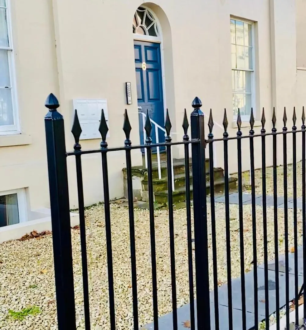 Boutique Docks Apartment - Parking GLOUCESTERSHIRE