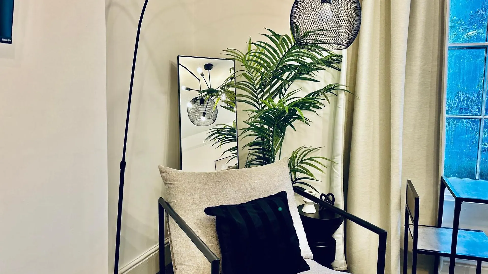 Boutique Docks Apartment - Parking GLOUCESTERSHIRE